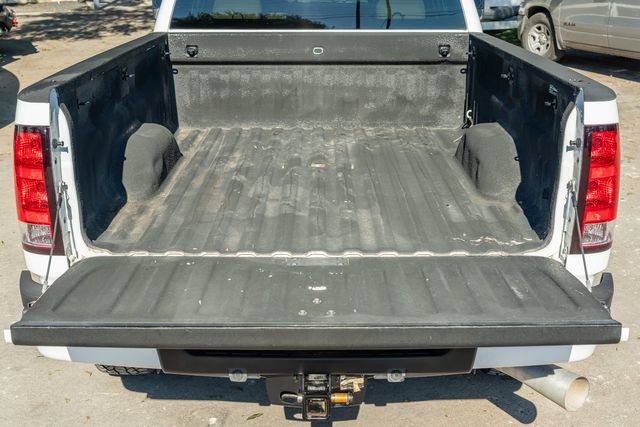 Used 2011 GMC Sierra 2500 Denali w/ Suspension Package, Off-Road AWD/4WD image 10