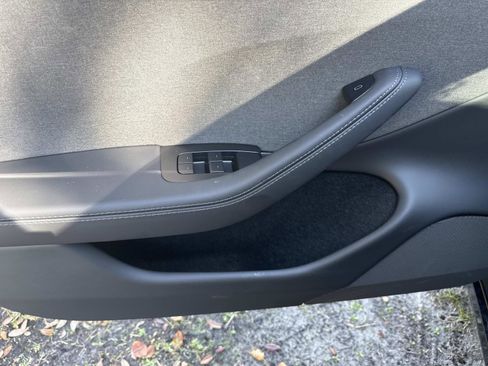Used 2025 Tesla Model 3 Long Range image 18