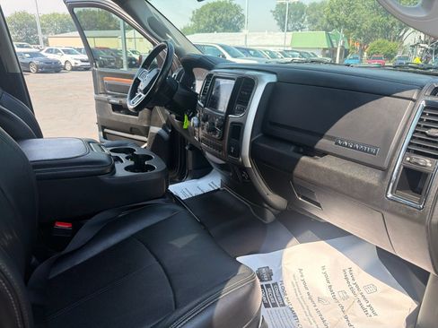 Used 2018 RAM 1500 Laramie AWD/4WD image 28
