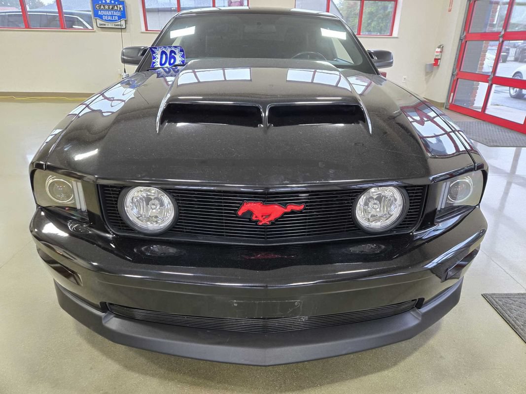 Used 2006 Ford Mustang GT RWD image 3