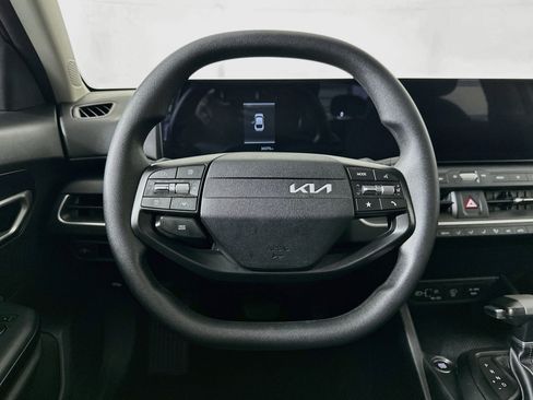 Used 2025 Kia K4 FWD image 18