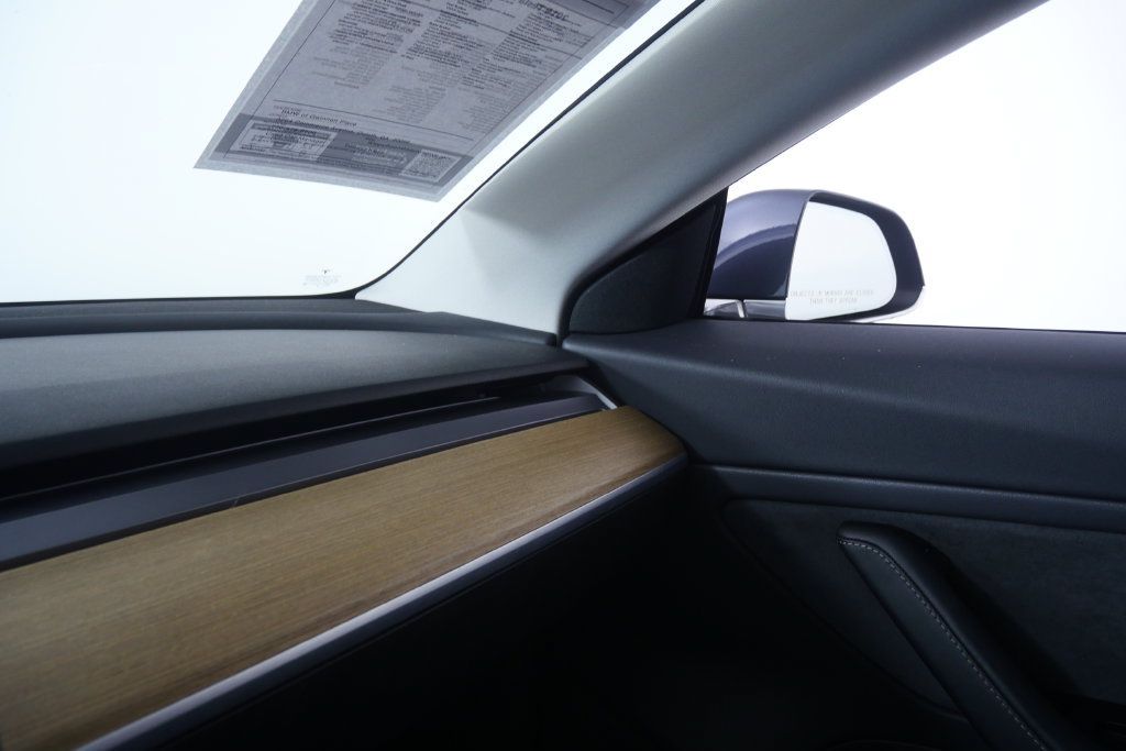 Used 2018 Tesla Model 3 Long Range RWD image 16