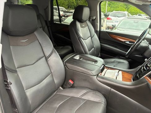 Used 2016 Cadillac Escalade Premium AWD/4WD image 32