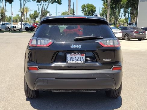 Used 2019 Jeep Cherokee Latitude Plus w/ Comfort/Convenience Group FWD image 7