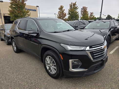 Used 2022 Chevrolet Traverse LT FWD image 19
