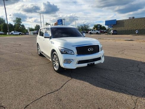Used 2017 INFINITI QX80 4WD image 2
