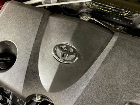 Used 2019 Toyota Camry LE image 41