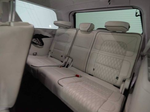 Used 2020 Lincoln Navigator Black Label w/ Cargo Convenience Package AWD/4WD image 12