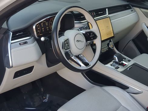 Used 2025 Jaguar F-PACE R-Dynamic S image 10