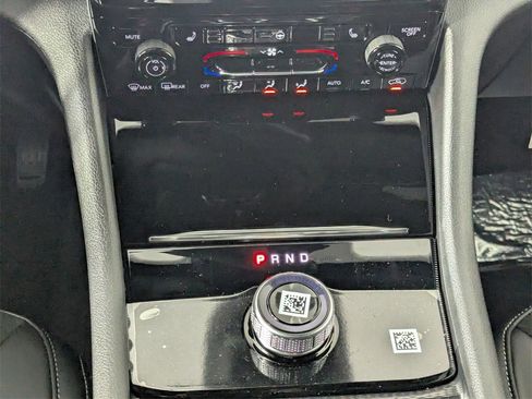 New 2025 Jeep Grand Cherokee Altitude image 21