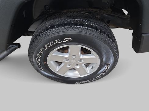 Used 2014 Jeep Wrangler Sport w/ Connectivity Group AWD/4WD image 26