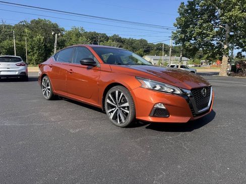 Used 2022 Nissan Altima 2.5 SR FWD image 4