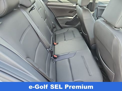 Used 2018 Volkswagen e-Golf SEL Premium w/ Driver Assistance Package FWD image 17