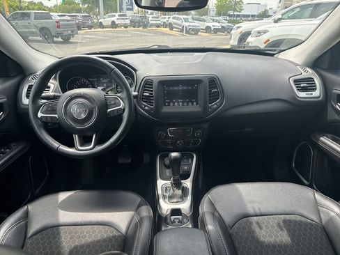 Used 2019 Jeep Compass Latitude AWD/4WD image 18