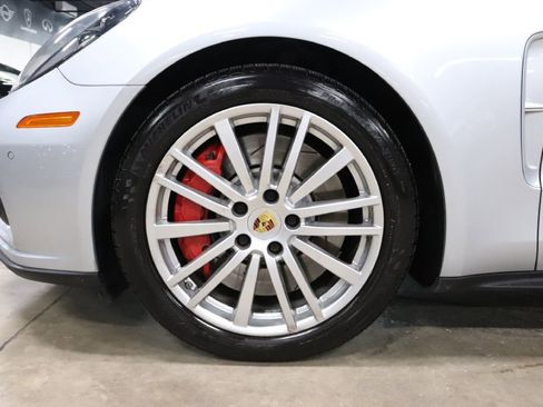 Used 2017 Porsche Panamera Turbo image 32