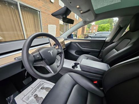 Used 2023 Tesla Model Y AWD image 38