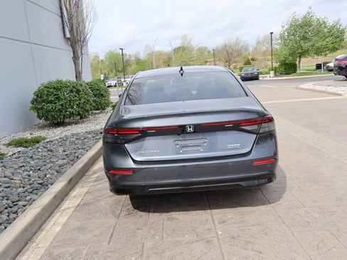 Used 2023 Honda Accord Touring image 7