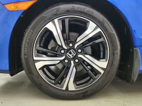 Used 2018 Honda Civic Touring image 33