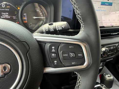 Used 2025 Jeep Wrangler Unlimited Sahara w/ Safety Group AWD/4WD image 20