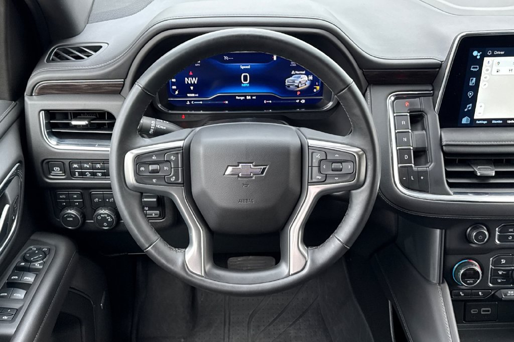 Used 2023 Chevrolet Suburban Z71 w/ Luxury Package AWD/4WD image 16