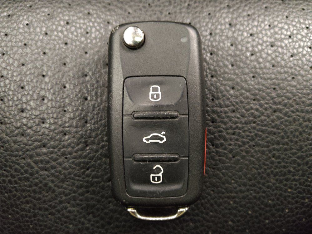 Used 2015 Volkswagen Tiguan SEL FWD image 32