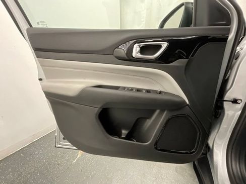 New 2026 Jeep Compass Limited AWD/4WD image 9
