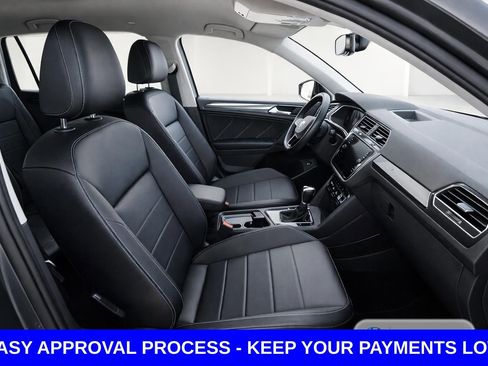 Used 2024 Volkswagen Tiguan SE image 5