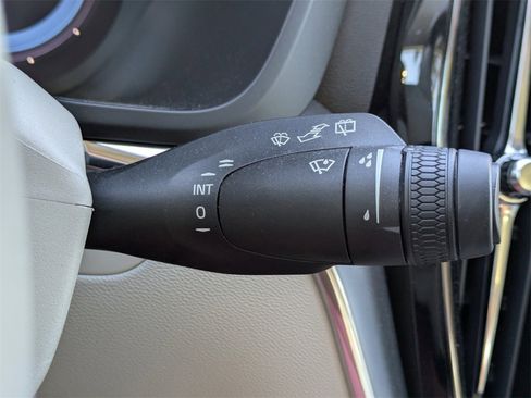 Certified 2025 Volvo XC60 T8 Core w/ Protection Package Premier image 36