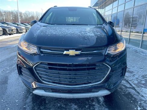 Certified 2022 Chevrolet Trax LT w/ LT Convenience Package image 28