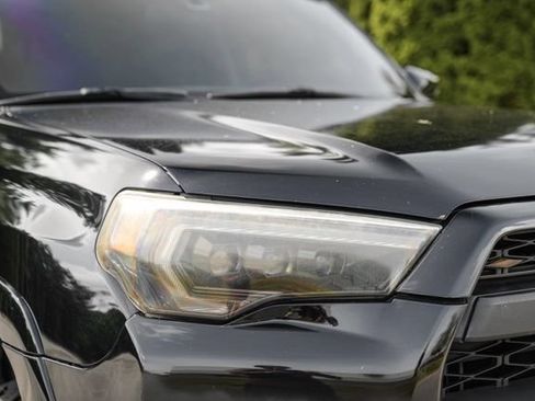 Used 2018 Toyota 4Runner Limited AWD/4WD image 8
