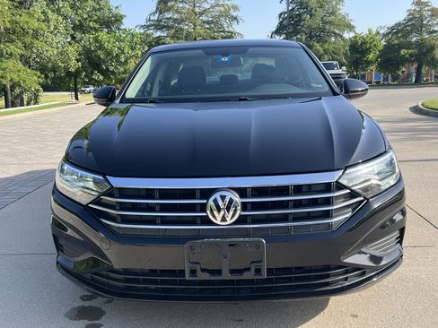 Used 2019 Volkswagen Jetta SE FWD image 3