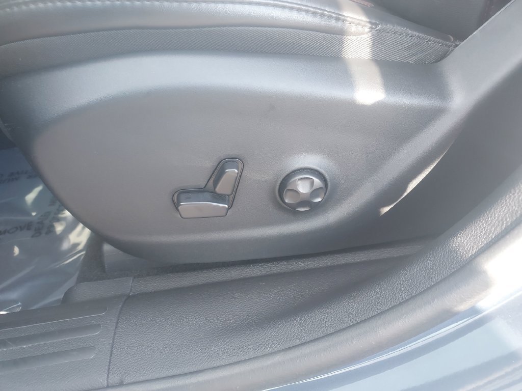 Used 2019 Jeep Cherokee Trailhawk w/ Cold Weather Group AWD/4WD image 27