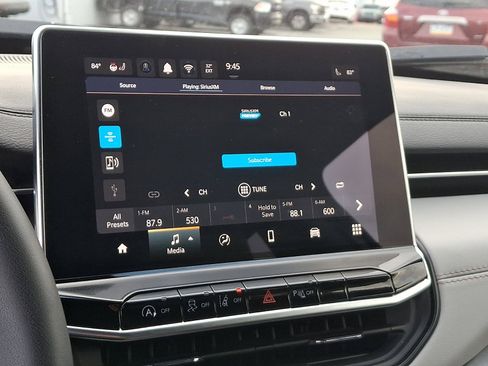 Used 2024 Jeep Compass Limited image 16