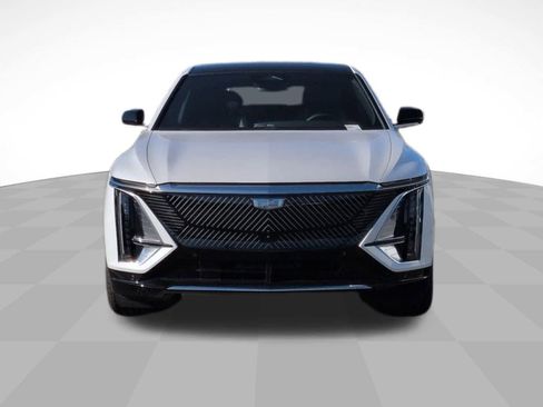 New 2025 Cadillac Lyriq Luxury image 2