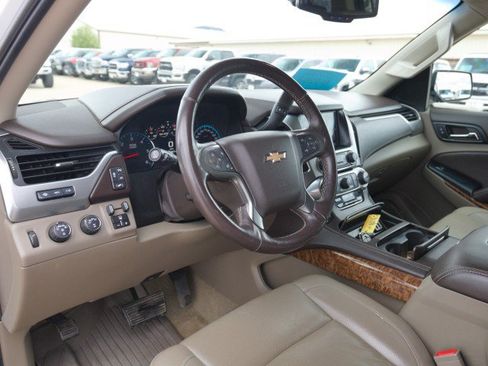 Used 2017 Chevrolet Suburban Premier AWD/4WD image 17