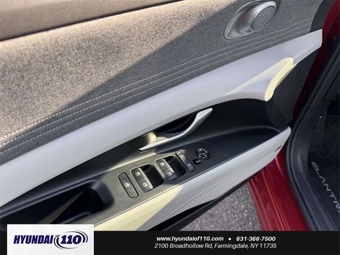 Used 2025 Hyundai Elantra Limited image 16