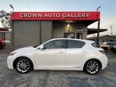 Used 2013 Lexus CT 200h image 6