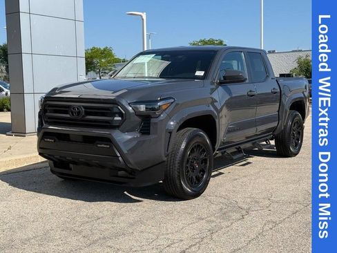 Used 2024 Toyota Tacoma SR5 AWD/4WD image 7