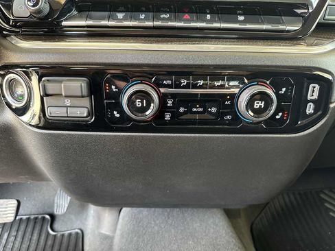Used 2025 Chevrolet Silverado 2500 LT w/ Convenience Package AWD/4WD image 18