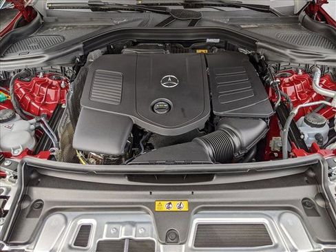 Used 2025 Mercedes-Benz GLC 350e 4MATIC image 18