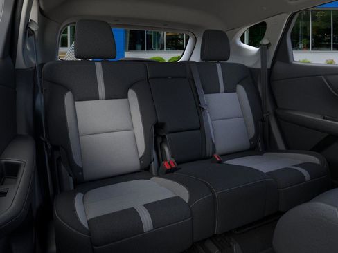 New 2025 Chevrolet Blazer LT w/ Convenience Package FWD image 17