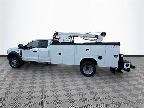 New 2025 Ford F550 4x4 Supercab Super Duty image 3