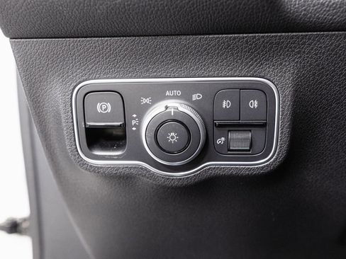 Certified 2025 Mercedes-Benz GLB 250 4MATIC image 9