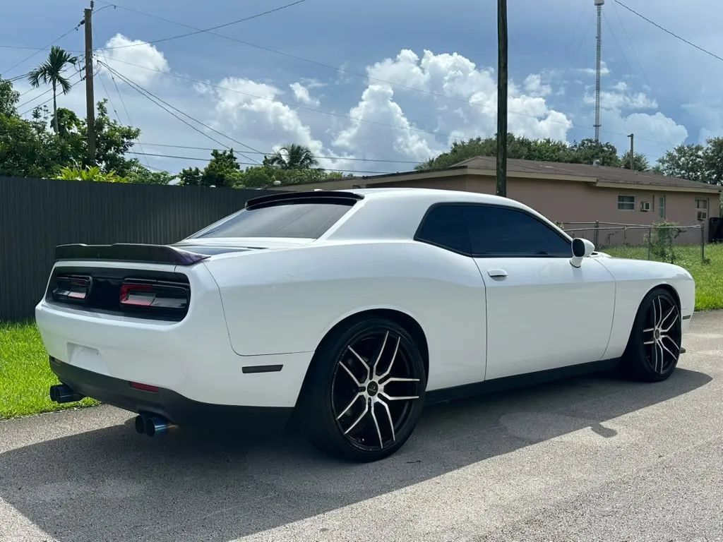 Used 2021 Dodge Challenger R/T RWD image 4