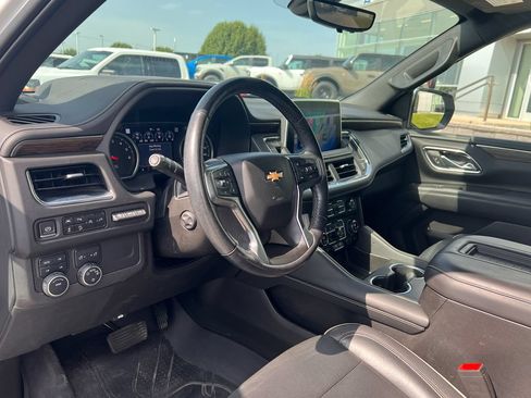 Used 2021 Chevrolet Suburban Premier AWD/4WD image 9
