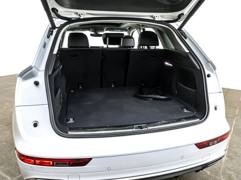 Used 2025 Audi Q5 e Premium Plus w/ Premium Plus Package image 24