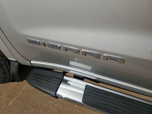 Used 2022 GMC Sierra 1500 SLT w/ SLT Premium Plus Package image 38