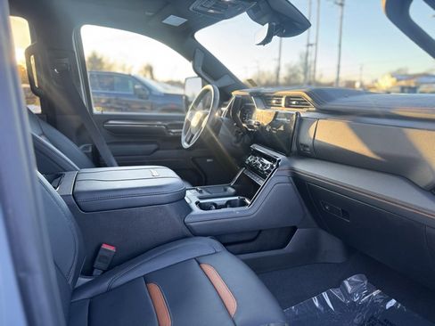 Used 2024 GMC Sierra 2500 AT4 w/ AT4 Premium Plus Package image 10