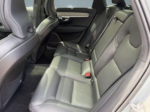 Certified 2025 Volvo V90 B6 Cross Country Ultra AWD/4WD image 15
