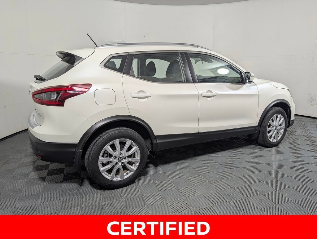 Used 2021 Nissan Rogue Sport SV FWD image 2